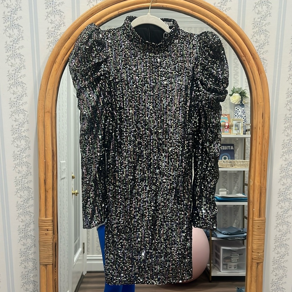 NWT mock neck puff sleeve sequin mini dress